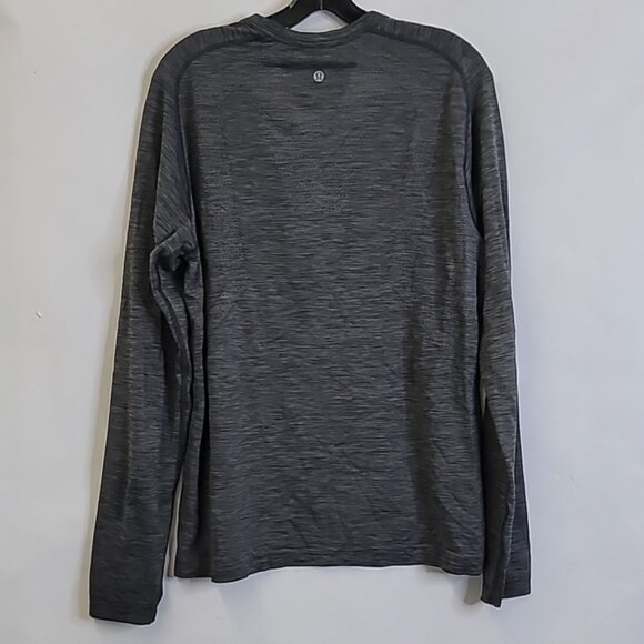 Lululemon long sleeve training shirt - Picture 4 of 6